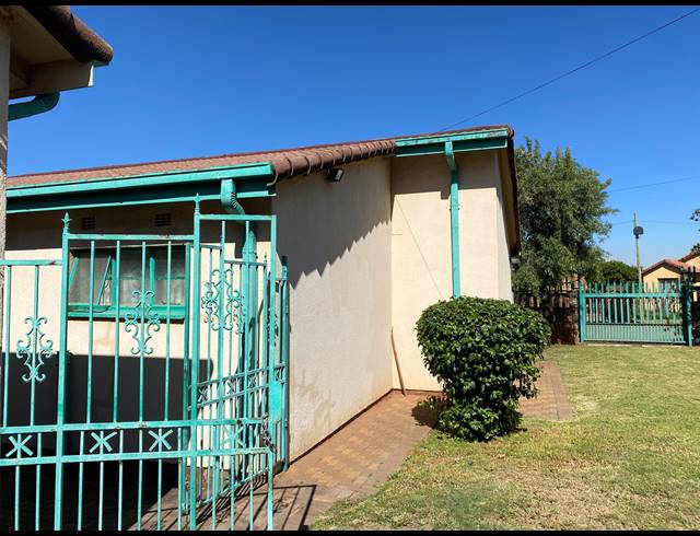 4 BEDROOM HOUSE FOR SALE IN PALM RIDGE